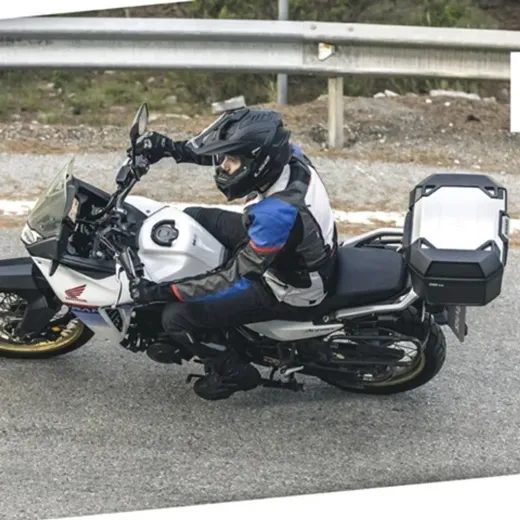 ADVENTURE SET: KUFR SHAD TR46 TERRA S HLINÍKOVÝM KRYTEM + OPĚRKA + MONTÁŽNÍ SADA PRO KAWASAKI KLE 500 (2026) - SADY - NA MOTORKU