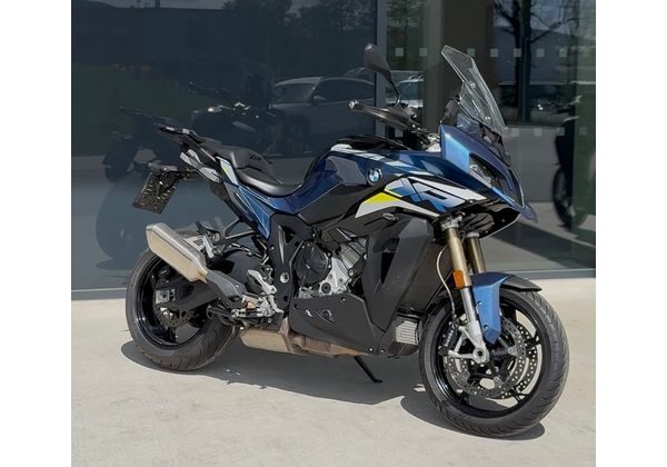 BMW S 1000 XR (PŘEDVÁDĚCÍ MODEL 2025) - DEMO AKČNÍ MOTOCYKLY - MOTORKY