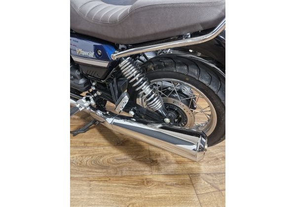 MOTO GUZZI V7 SPECIAL - MOTOBAZAR