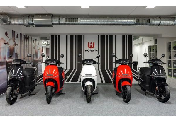 HORWIN EK3 ČERVENÝ - COMFORT RANGE - HORWIN - SKÚTRY