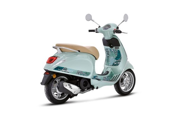 VESPA PRIMAVERA 125 BATIK ABS E5+ - VERDE BATIK 2025¨ - PRIMAVERA - SKÚTRY