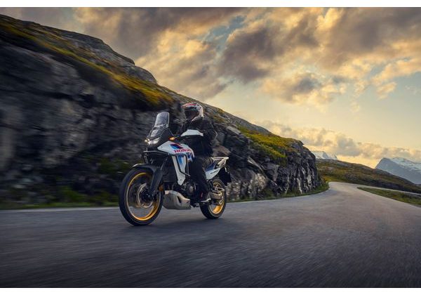 HONDA XL750 TRANSALP - BÍLÁ 2026 - XL750 TRANSALP - MOTORKY