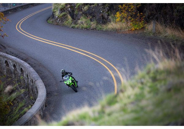 KAWASAKI NINJA 500 SE - ČERNÁ/ŠEDÁ 2027 - SUPERSPORT & SPORT - MOTORKY