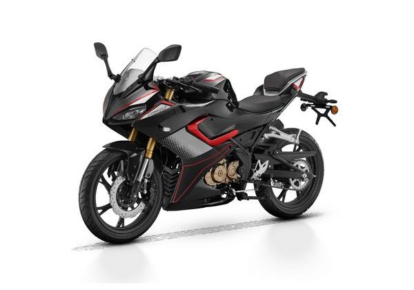 QJMOTOR SRK 125R - ČERNÁ - SRK 125 R - MOTORKY