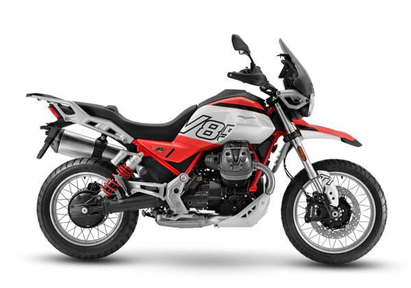 MOTO GUZZI V85 TT E5+ ROSSO FUJI 2025 - CESTOVNÍ ENDURO - MOTORKY