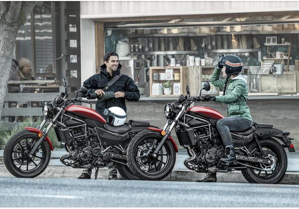 KAWASAKI ELIMINATOR 500 - ČERVENÁ 2026 - CLASSICS & CRUISERS - MOTORKY