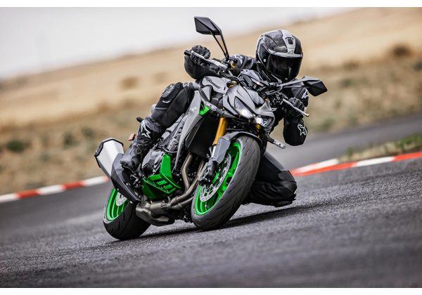 KAWASAKI Z1100 SE - ŠEDÁ 2027 - SUPERNAKED - MOTORKY