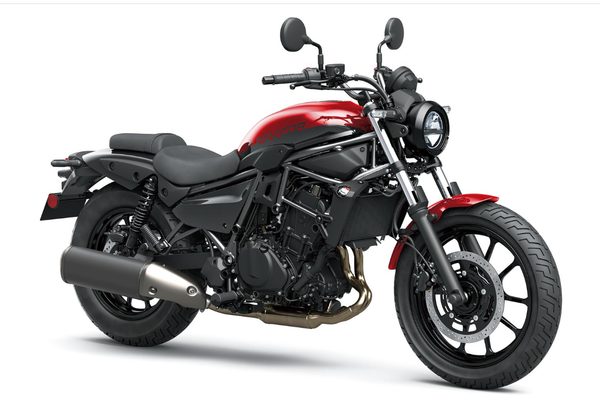 KAWASAKI ELIMINATOR 500 - ČERVENÁ 2026 - CLASSICS & CRUISERS - MOTORKY