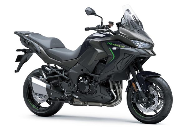 KAWASAKI VERSYS 1100 - ŠEDÁ 2026 - ADVENTURE TOURER - MOTORKY