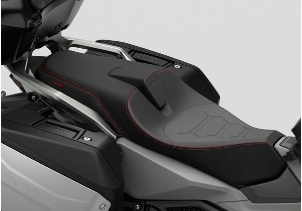 HONDA X-ADV 750 - ČERNÁ 2025 - X-ADV 750 - MOTORKY