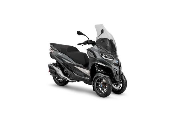 PIAGGIO MP3 530 HPE EXCLUSIVE E5+ GRIGIO TITANIO MATT 2025 - MP3 - SKÚTRY