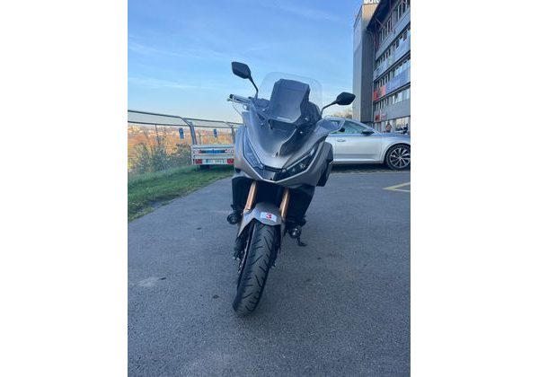 HONDA NT1100DE ŠEDÁ - NOVINÁŘSKÝ MOTOCYKL - HONDA - MOTOBAZAR