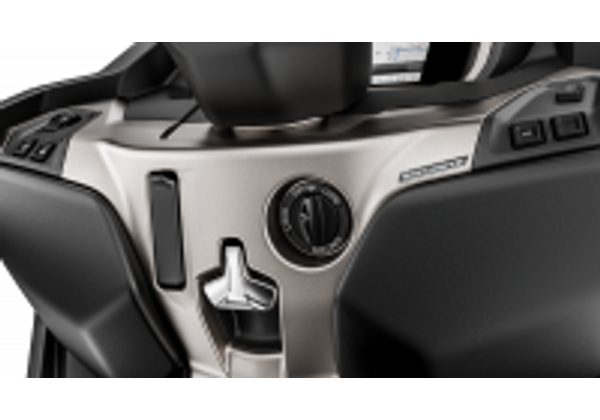 PIAGGIO MP3 530 HPE EXCLUSIVE E5 NERO METEORA - MP3 - SKÚTRY