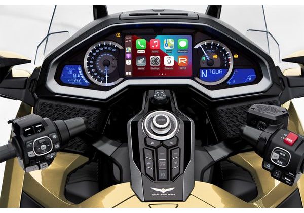 HONDA GL1800 GOLDWING TOUR - ZLATÁ 2025 - GL1800 GOLD WING TOUR - MOTORKY