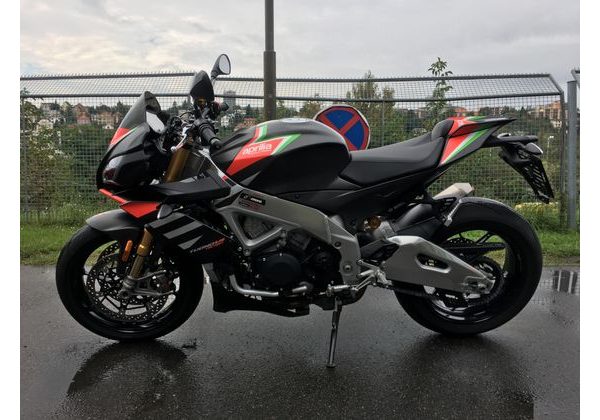 APRILIA TUONO V4 1100 FACTORY MY20 PŘEDVÁDĚCÍ