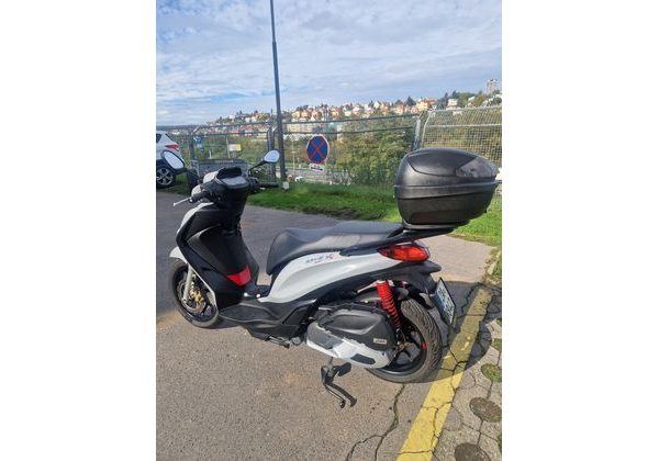 PIAGGIO MEDLEY 125 S - BAZAR - SKÚTRY - MOTOBAZAR