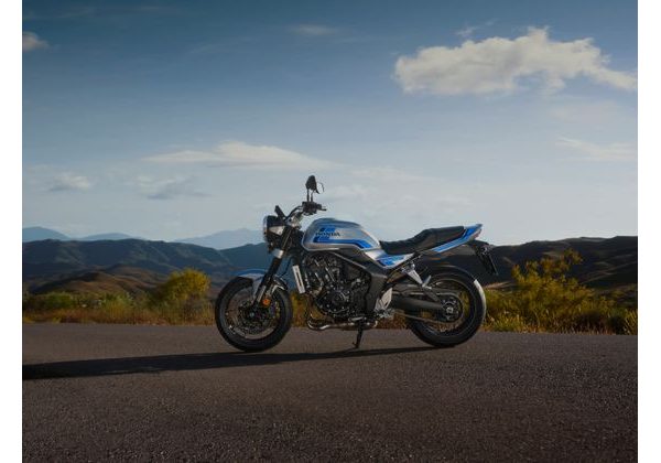 HONDA CB1000F - WOLF SILVER METALLIC - BLUE STRIPE 2026 - CB1000F - MOTORKY