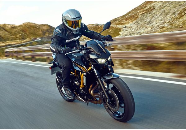 KAWASAKI Z650 S - ŠEDÁ 2026 - SUPERNAKED - MOTORKY