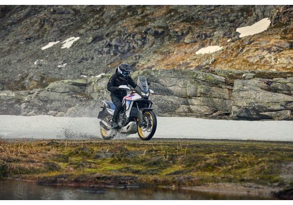 HONDA XL750 TRANSALP - BÍLÁ 2026 - XL750 TRANSALP - MOTORKY
