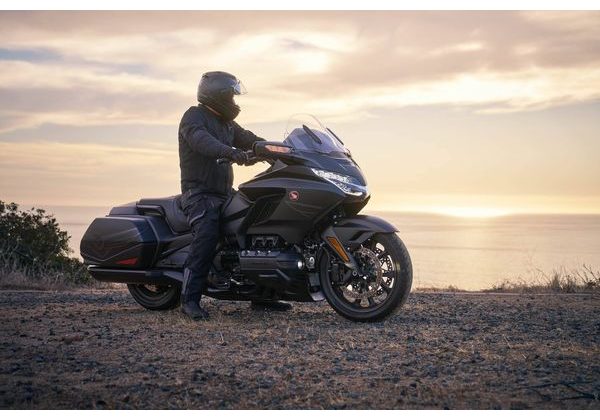 HONDA GL 1800 GOLDWING - MATNÁ ČERNÁ 2025 - GL1800 GOLD WING - MOTORKY