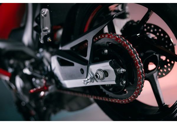 APRILIA TUONO 457 PIRANHA RED 2025 - SPORTNAKED - MOTORKY