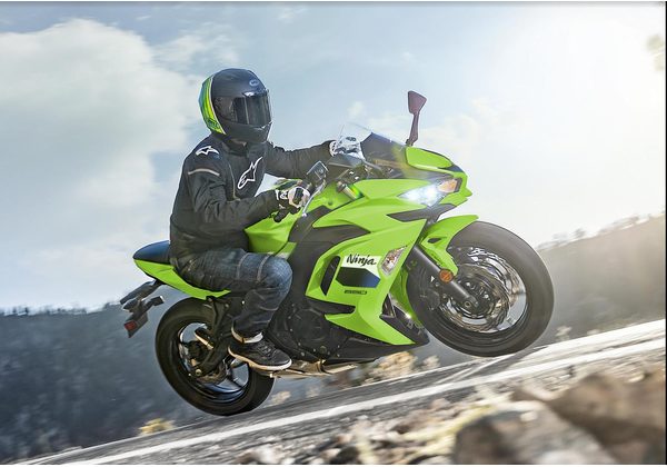 KAWASAKI NINJA 650 - ZELENÁ 2026
