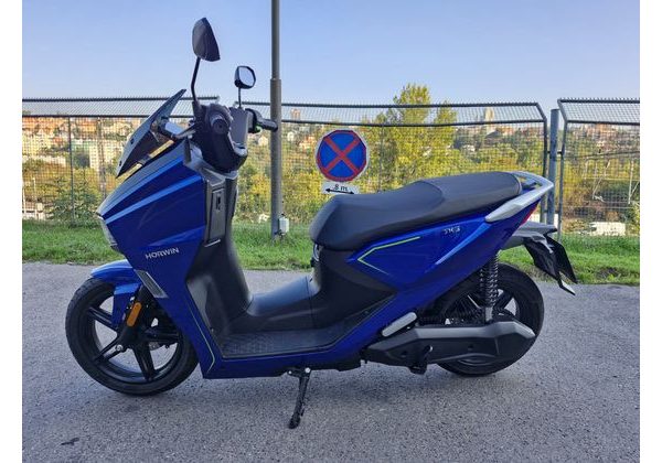 HORWIN SK3 BLESKOVĚ MODRÁ - DEMO 2025 - DEMO AKČNÍ MOTOCYKLY - MOTORKY