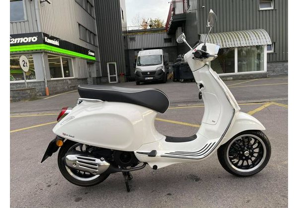 VESPA SPRINT 125 BAZAR