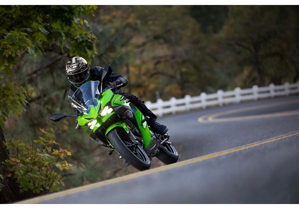 KAWASAKI NINJA 500 SE - ČERNÁ/ŠEDÁ 2027 - SUPERSPORT & SPORT - MOTORKY