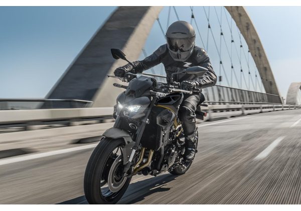 KAWASAKI Z900 70/35KW - ŠEDÁ 2026 - SUPERNAKED - MOTORKY