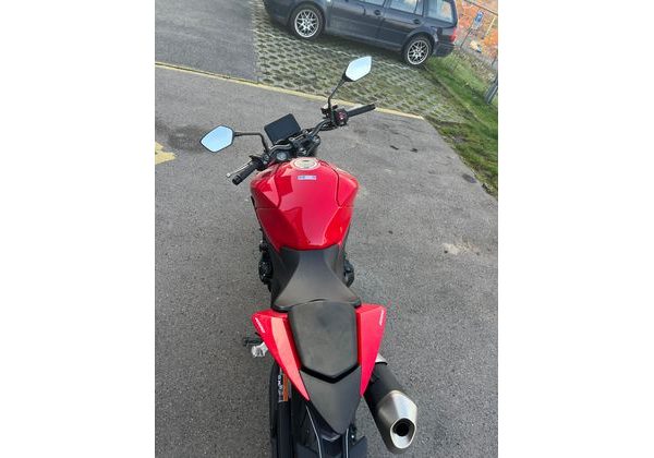 HONDA CB1000 HORNET ČERVENÁ - NOVINÁŘSKÝ MOTOCYKL - HONDA - MOTOBAZAR