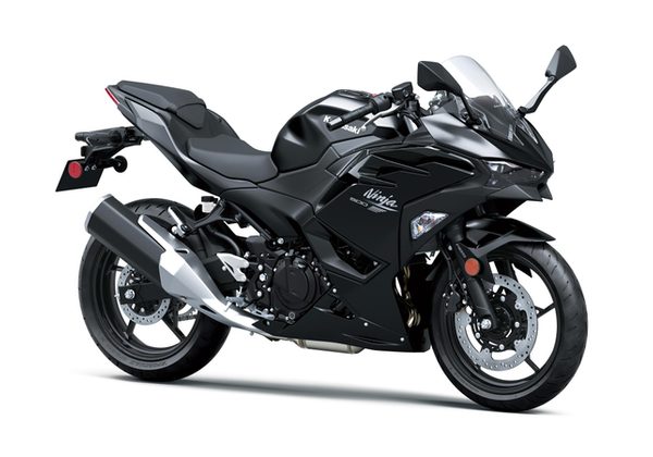 KAWASAKI NINJA 500 - ČERNÁ 2027 - SUPERSPORT & SPORT - MOTORKY