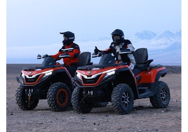 QJ MOTOR SFA 1000 - ČERVENÁ 2025 - SFA 1000 - MOTORKY