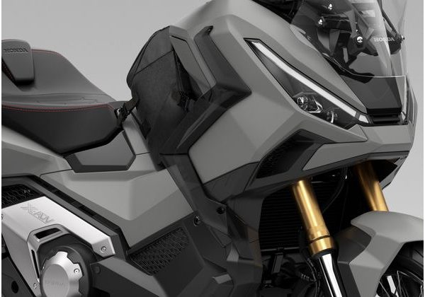HONDA X-ADV 750 - BÍLÁ 2025 - X-ADV 750 - MOTORKY