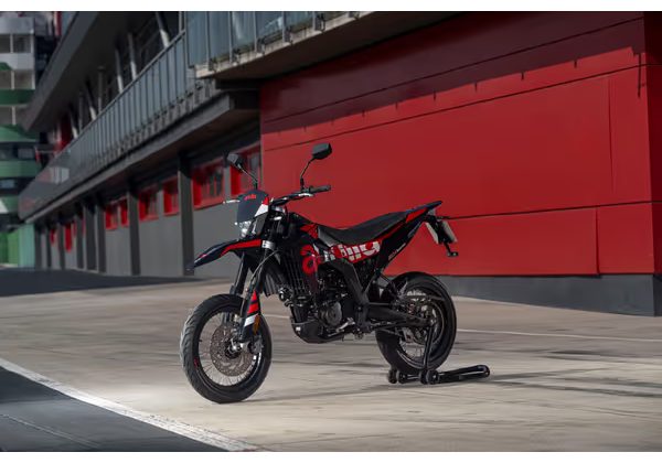 APRILIA SX 125 E5+ - VARANUS BLACK 2025 - OFF ROAD - MOTORKY