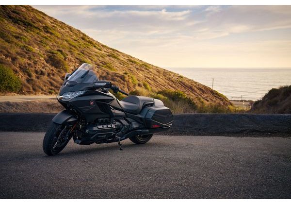 HONDA GL 1800 GOLDWING - MATNÁ ČERNÁ 2025 - GL1800 GOLD WING - MOTORKY