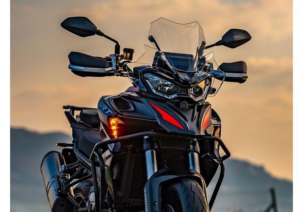 QJMOTOR SRT 900 SX - ČERNÁ - SRT 900SX - MOTORKY