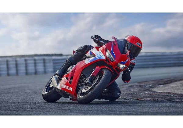 HONDA CBR650R 35KW S ELEKTRONICKOU SPOJKOU - GRAND PRIX RED 2026 - CBR650R - MOTORKY