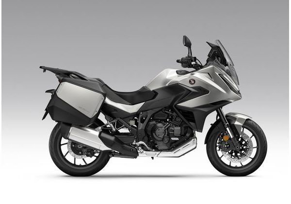 HONDA NT1100 MT - STŘÍBRNÁ 2027 - NT1100 - MOTORKY
