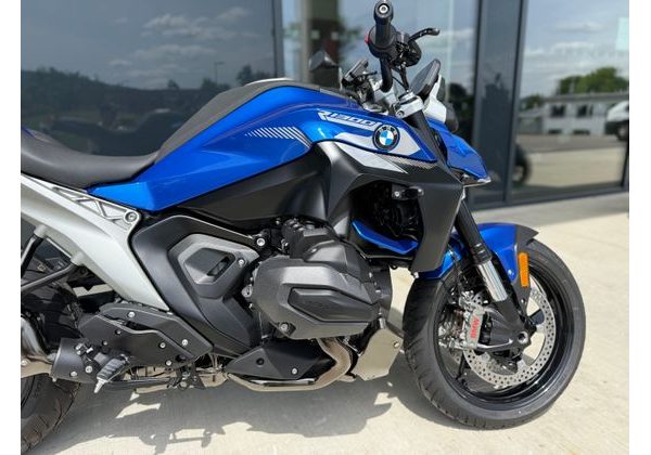 BMW R 1300 R (AKČNÍ SKLADOVÝ MODEL – RACINGBLUE 2026) - AKČNÍ SKLADOVKY - MOTORKY