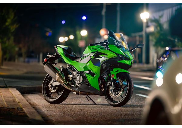 KAWASAKI NINJA 500 SE - ZELENÁ 2027 - SUPERSPORT & SPORT - MOTORKY