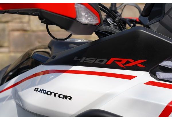 QJ MOTOR SRT 450 RX - BÍLÁ - SRT 450 RX - MOTORKY