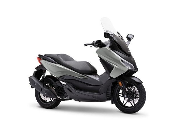HONDA FORZA 125 - SVĚTLÁ ŠEDÁ 2025 - FORZA 125 - SKÚTRY