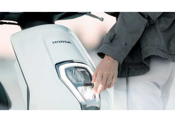 HONDA EM 1E - ČERNÁ - 2026 - EM1 E: - SKÚTRY