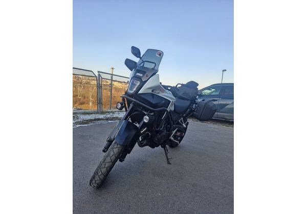 HONDA NX 500 PEARL HORIZON WHITE - NOVINÁŘSKÝ MOTOCYKL - DEMO AKČNÍ MOTOCYKLY - MOTORKY