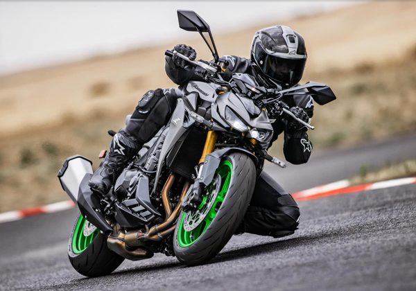 KAWASAKI Z1100 SE - ŠEDÁ 2026 - SUPERNAKED - MOTORKY