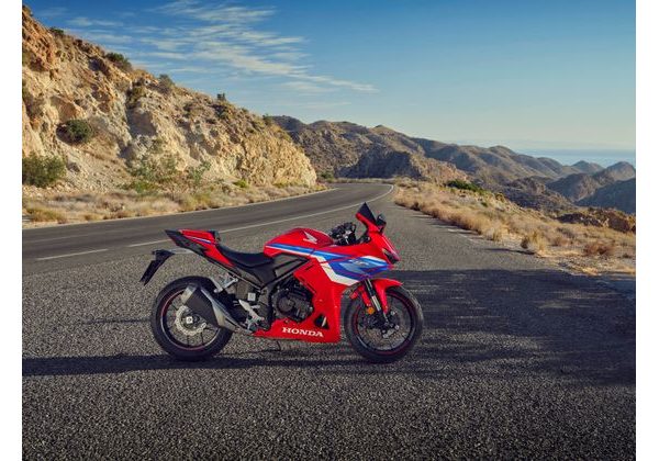 HONDA CBR500R - ČERVENÁ 2026 - CBR500R - MOTORKY