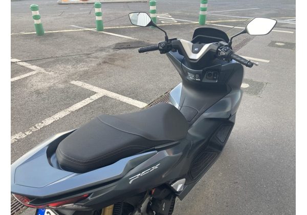 HONDA PCX 125 DX - DEMO 2025 - DEMO AKČNÍ MOTOCYKLY - MOTORKY