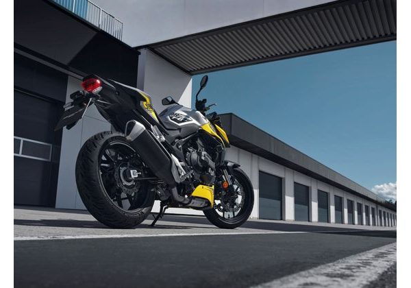 HONDA CB750 HORNET - ŽLUTÁ 2026 - CB750 HORNET - MOTORKY