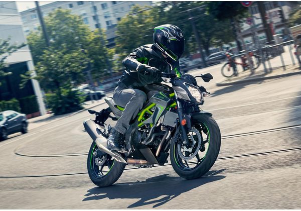 KAWASAKI Z125 - ŠEDÁ 2026 - SUPERNAKED - MOTORKY
